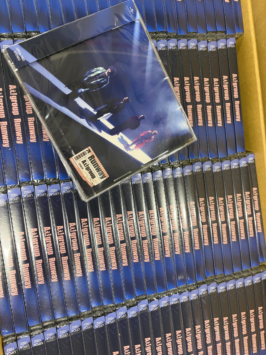 【Aぇ! group】
　　／
✈️📢お知らせ
　　＼
2nd Album『Runway』全形態再入荷しました💨✈️
品切れしていた通常盤もたっぷりご用意ございます💿

発売記念施策も当店盛りだくさんです✨
皆さまのご来店お待ちしております