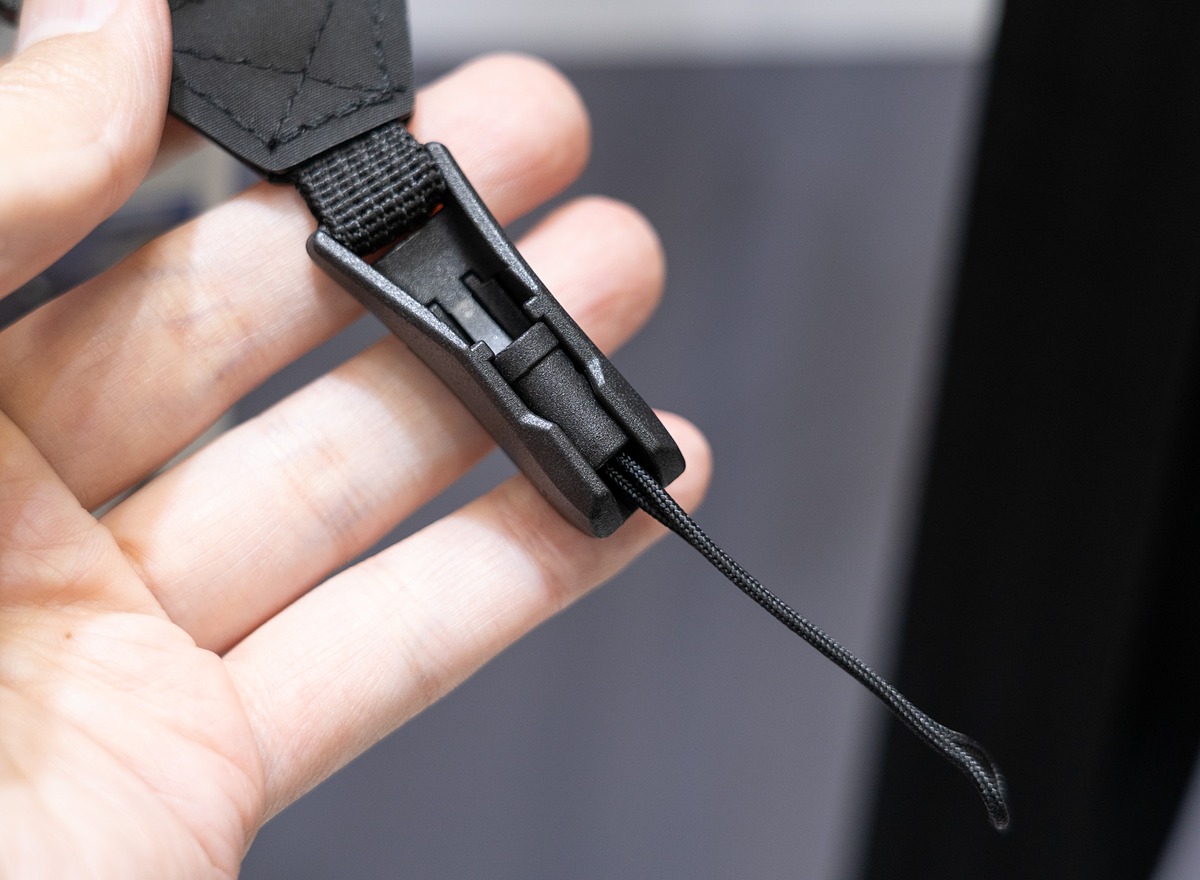 dc_watch's tweet photo. 【CP+2026】ハクバからクイックリリース式のカメラストラップが発売　ストラップの「ねじれ」防止も実現 https://t.co/9Dz1LUGoph https://t.co/iIDGVquGhp