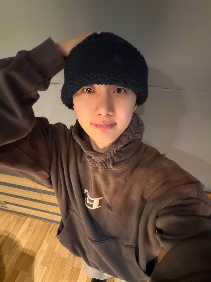 [📺]

잠시 후 9시!
MBC FM4U <#김이나의별이빛나는밤에>에
후이가 출연합니다 🥰

#후이 #HUI
#노래에기대는밤