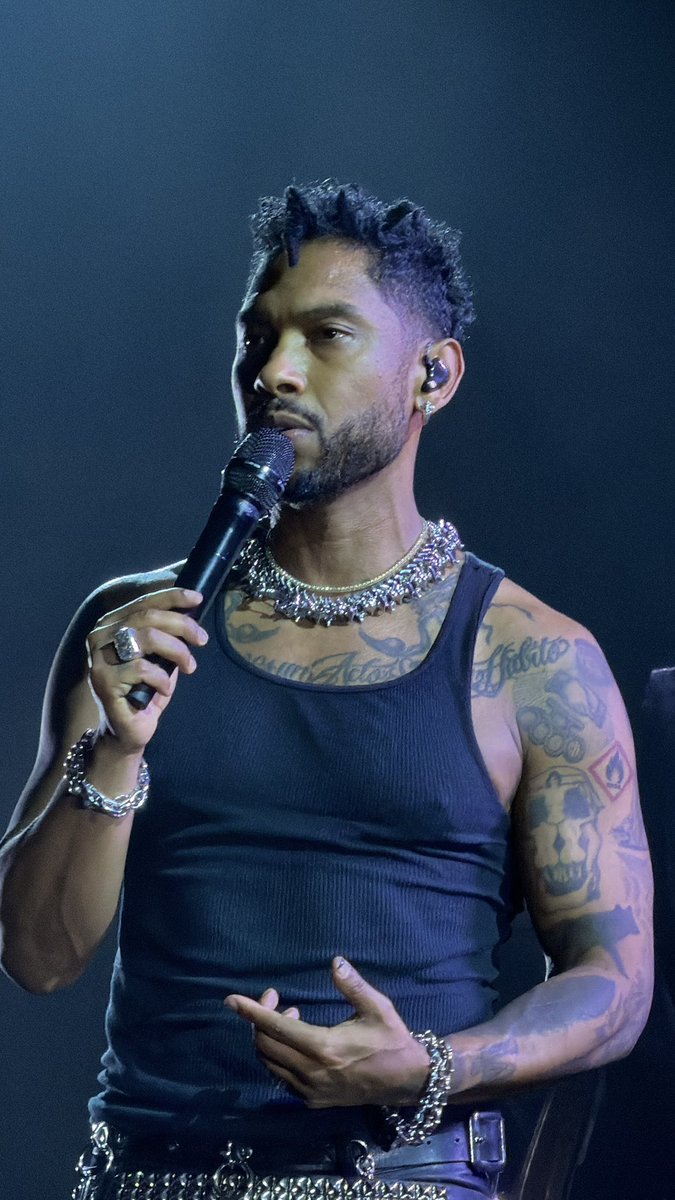 KenJames96's tweet photo. Some pics from the Miguel Caos concert in Detroit • 02.26.26

@miguel 

#CAOS #MIGUEL #DETROIT #FOXTHEATER https://t.co/X8W41RhdgB