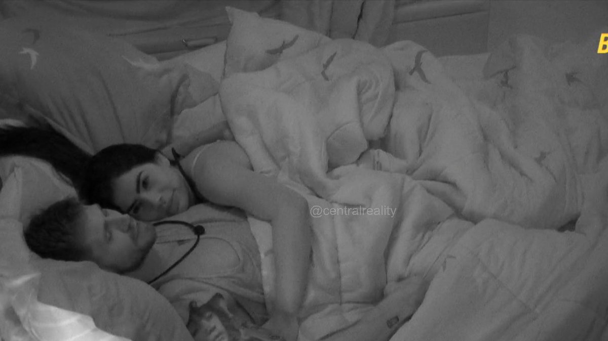 DesembuxaON's tweet photo. “Mas Maxiane nem teve nada sério com ele” independente isso é talaricagem SIM! 

É tipo de pessoa que tem que evitar aqui fora, as vezes sua amiga quer seu ficante 

#bbb26 #redebbb https://t.co/Gzrydo7K2c