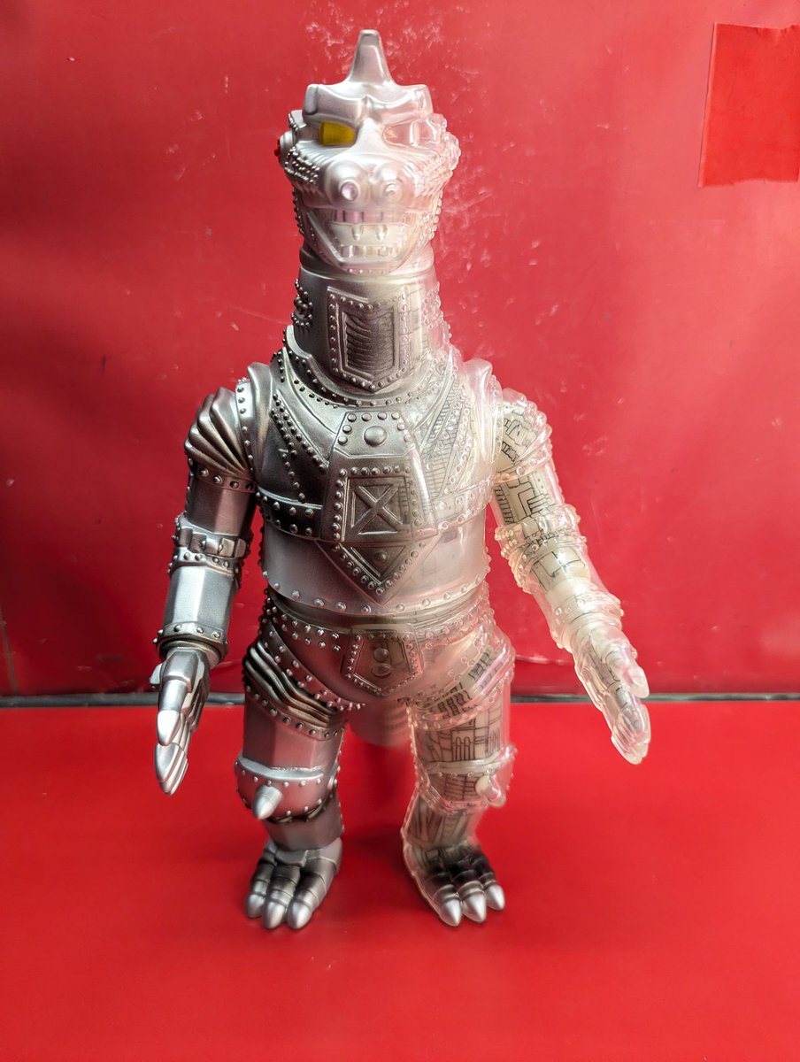 シンプルに作りがすごいよな。中も蓄光なのが渋いよ。サイズも大きい