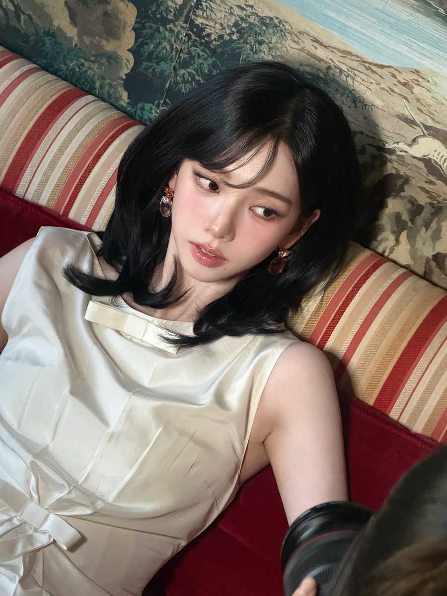 karinaofmoment's tweet photo. 260227 #카리나 인스타💙

🫂
@prada #PradaFW26 #Prada https://t.co/A8nUH4GsBZ