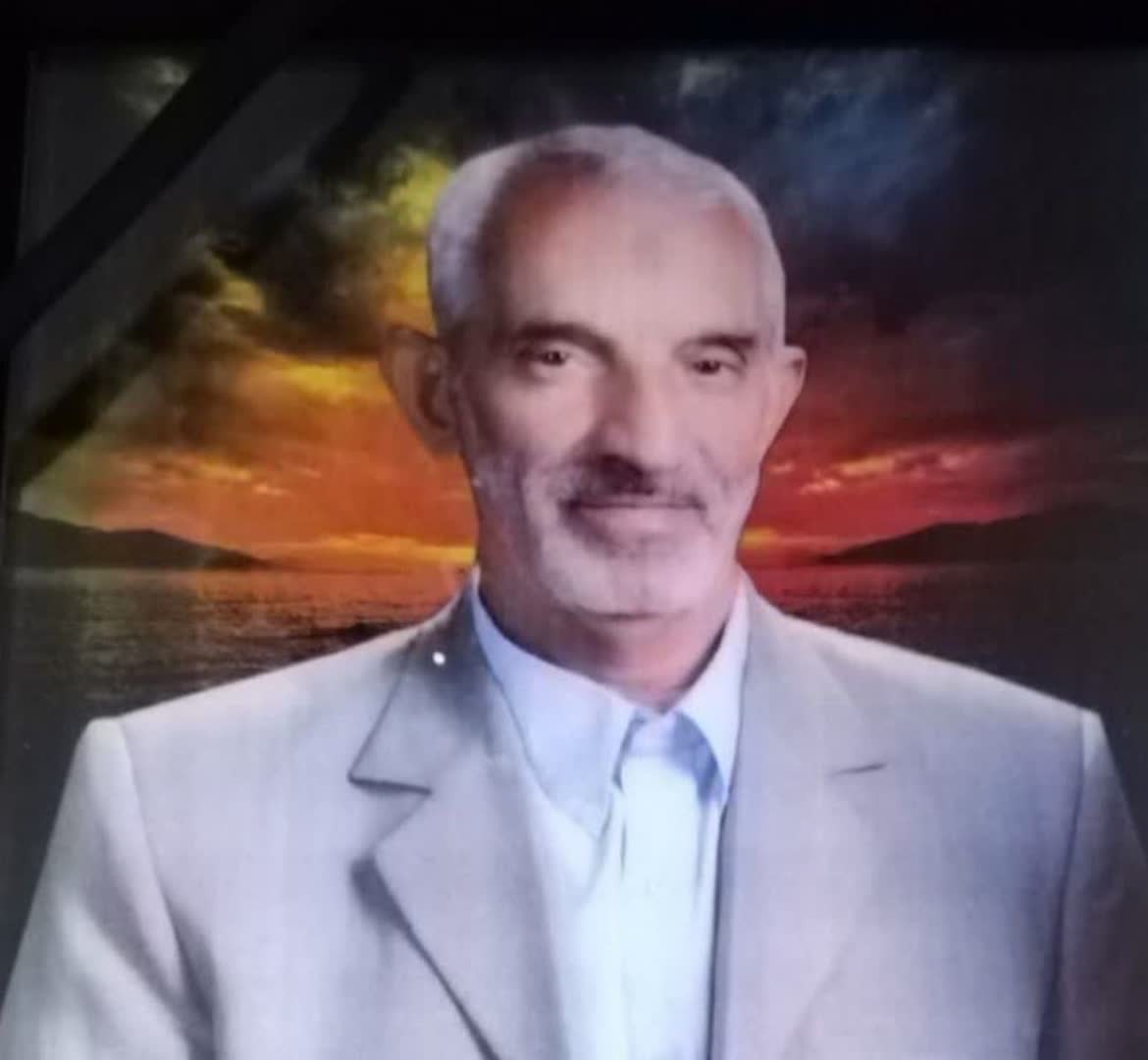 MohsenSefe's tweet photo. مشاورارشدبانوان رسانه امین 
 سرکارخانم صاحب الامری 
بعضی دردابه قدرتلخ‌اندکه دلت نمی‌خوادباهیچ کس به گفت غم درگذشت پدر معلم دلسوزازاون دردای تلخه می‌دانیم تسلیت واژه ناچیزیست نسبت به غمی که در دلت جای گرفته،امابپذیر.روزهایی پرازصبر رابرایتان آرزومیکنم.خدایش رحمت کند.
رسانه امین https://t.co/vJ0T3sdWVd