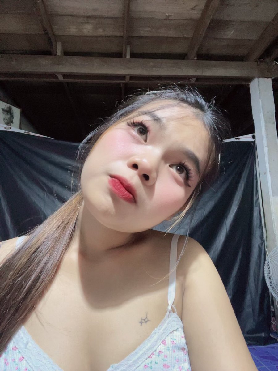 หมูอิมมมมม🐽 tweet media