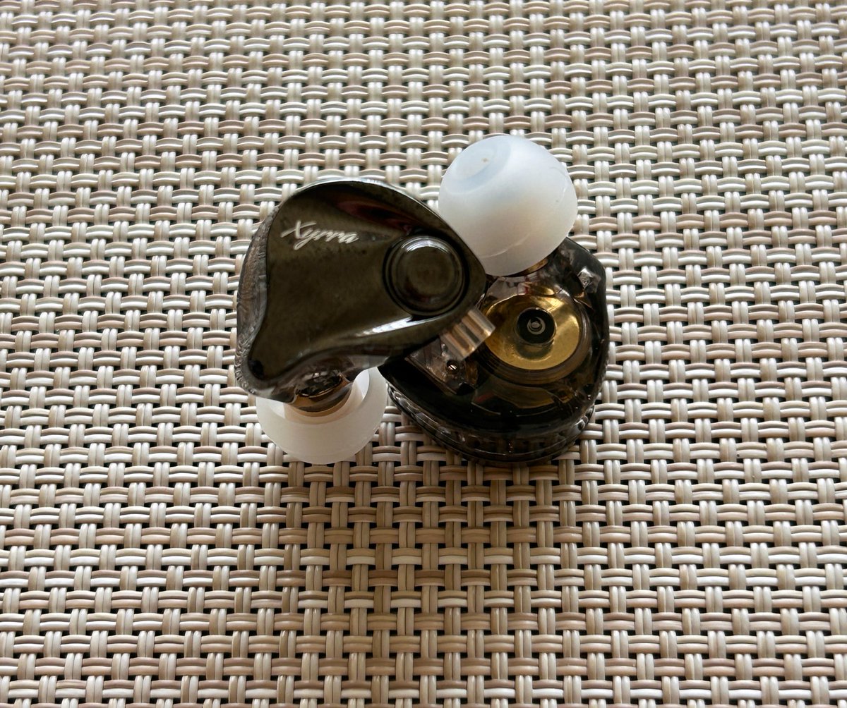 とーじ tweet media