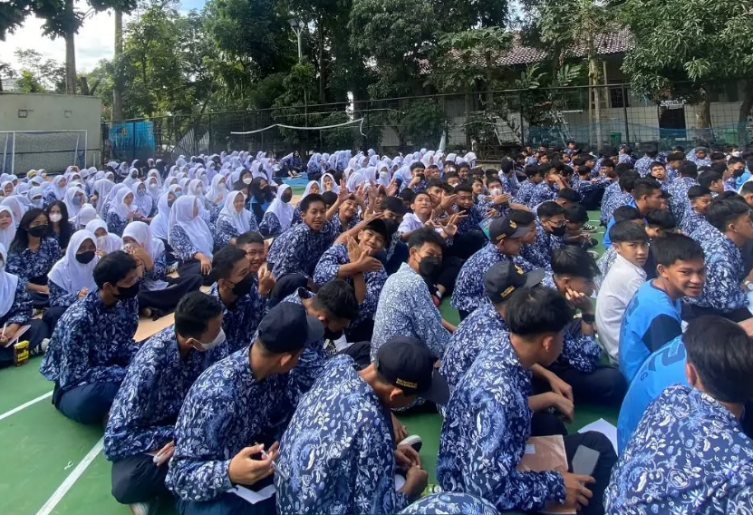MarioSundanesse's tweet photo. Sosialisasi STOPAN JABAR X GENRE SEKOLAH YPIB dengan tema " SISWA SISWI CERDAS  TANPA NAPZA &amp; STOP PERNIKAHAN DINI " https://t.co/zMAjPEJPah