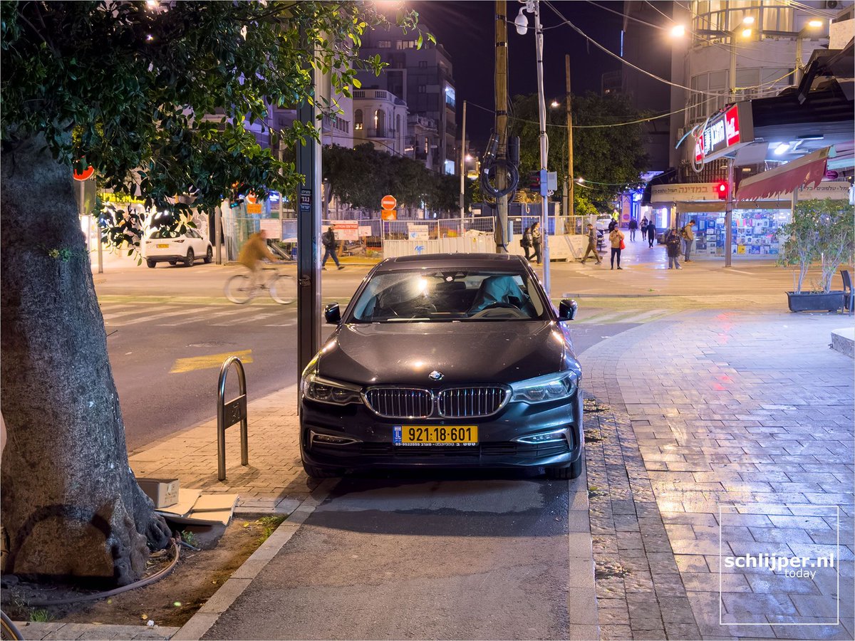 schlijperisrael's tweet photo. No bollards + no enforcement = no cycle lanes + no sidewalks

Allenby, Yehuda HaLevi 
#jayparking #carsTLV #פיד_תחבורה   #פידתחבורה https://t.co/EhteUljlBn