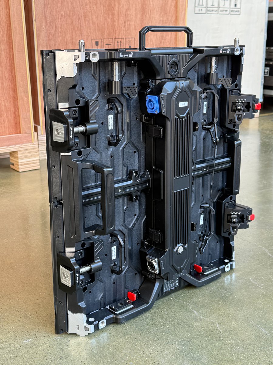 luo_irene68895's tweet image. P1.9 &amp;amp; P2.6 (2-in-1 IMD) Indoor Rental LED Displays – EU Stock, 🚚 3-Day Delivery
High refresh rate, stable performance – perfect for repeated rental use.
2-in-1 IMD LED 
Fast Setup 
Anti-Collision Design 
Front &amp;amp; Rear Maintenance #rentalLED #eventled #stageleddisplay