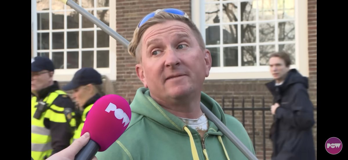 kraetio's tweet photo. Ff onthouden, zwaait met vlaggetje van terreur organisate P.F.L.P https://t.co/pvYhtpwPSH