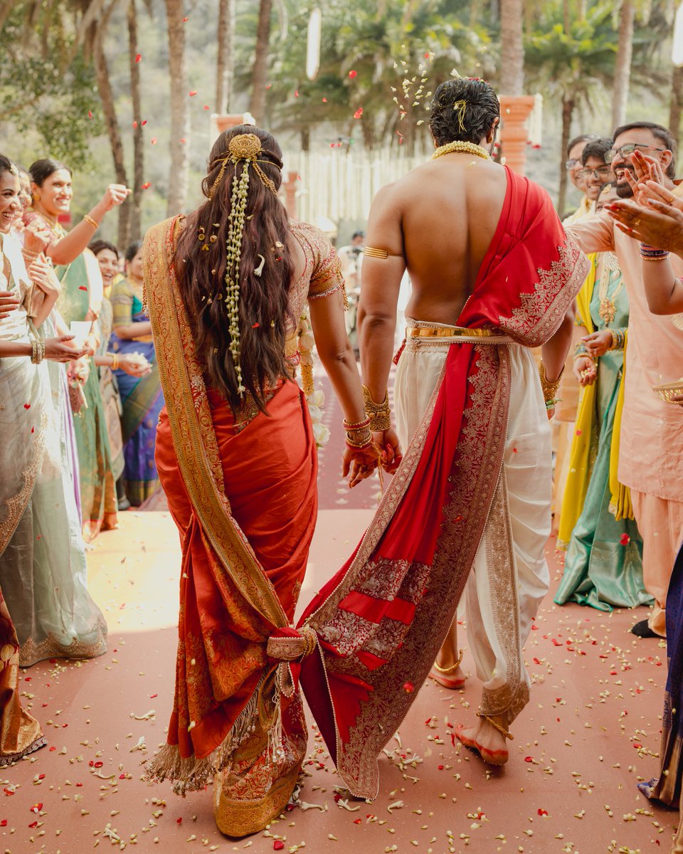 इस शादी में जो खूबसूरती है, वो कोई भी नीला गमछा मैच नहीं कर सकता🙏

#VijayDeverakondaRashmika