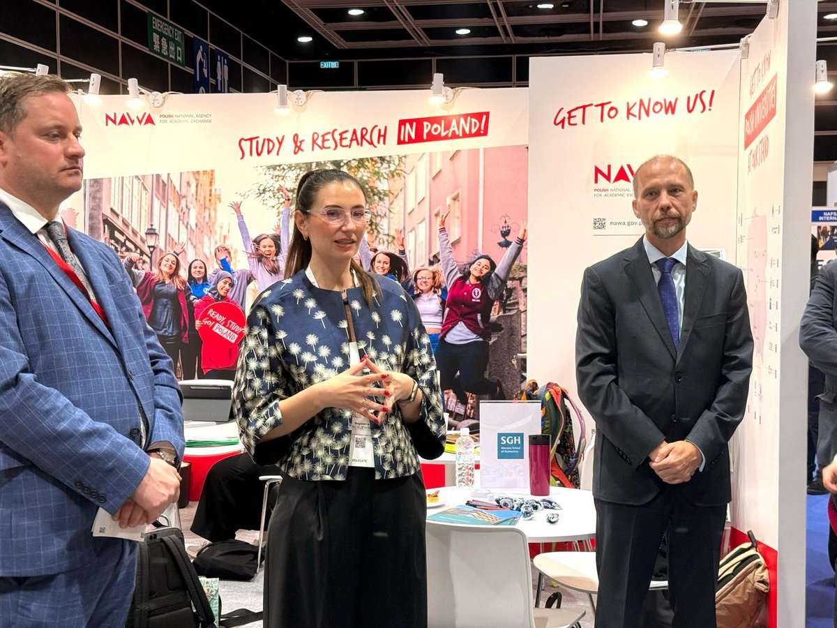 PLinHK's tweet photo. Poland’s strong presence at #APAIE2026 under the “#StudyInPoland” banner! Led by @NAWAgovpl, the delegation – including @FRSE_ErasmusPlus, the Ministry of Science and Higher Education, and 13 universities – showcased innovation &amp; partnership in global higher education. https://t.co/d5y1Vfmd7K