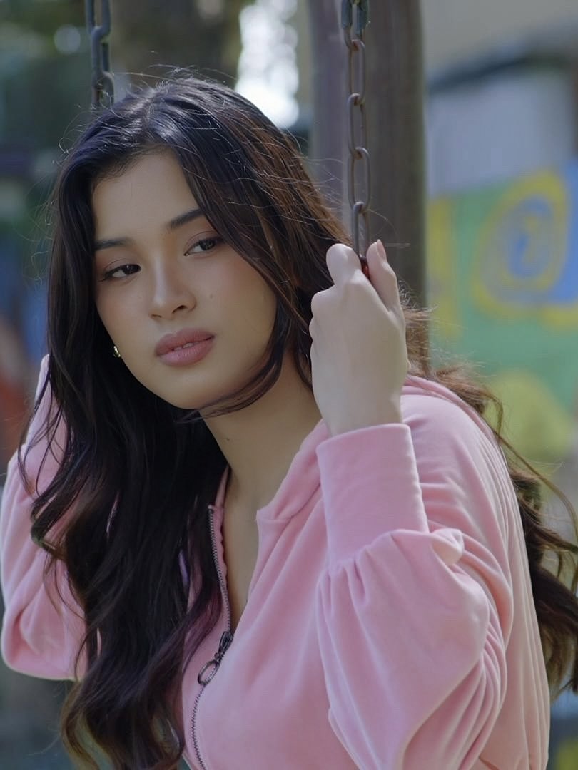 Shuvee for Regal Studio Presents "PARA SA BATANG AKO" 🎬

Watch her first Lead role this Sunday 2PM after All Out Sundays. 💖

#ShuveeEtrata | Shuvee