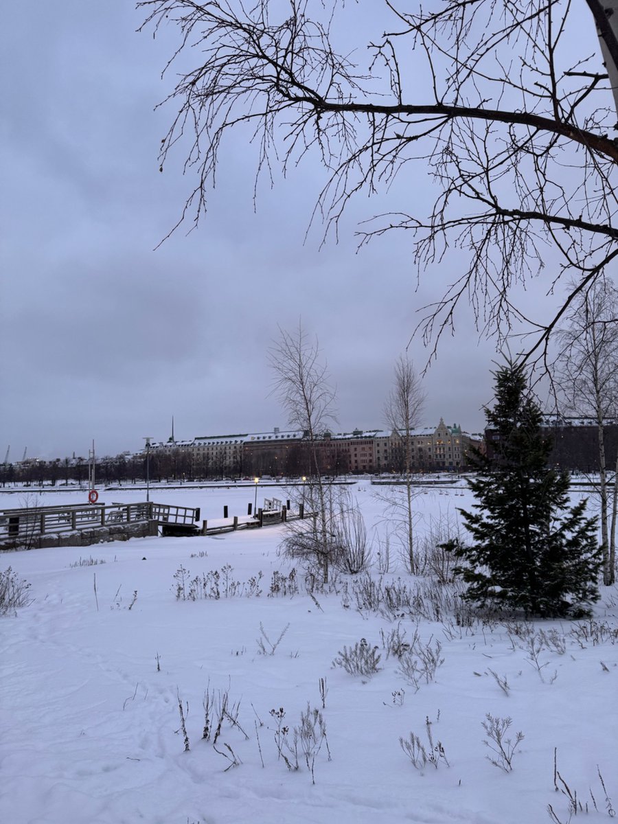 BSapag's tweet image. Hyvää huomenta!

#Helsinki #Finland #BalticSea #Talvi