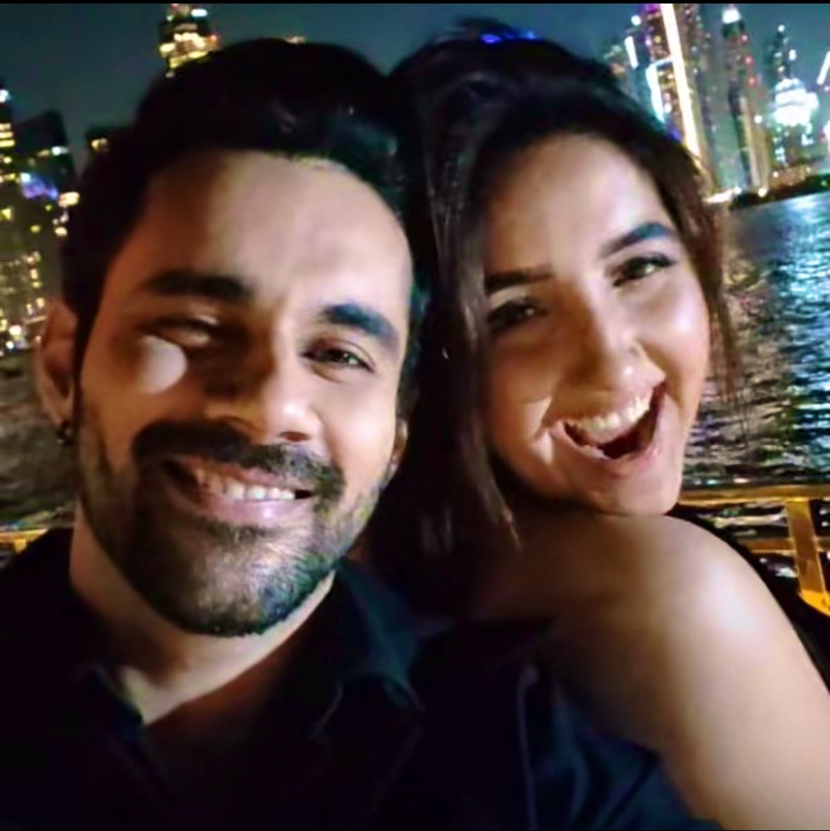 dr23916's tweet photo. Day 24| manifesting abhinoor togetherness 🧿

That natural smile when you r  with your person 🥹🤍
Hope it never fades !!✨
#Abhinoor https://t.co/IpW2LZitDt