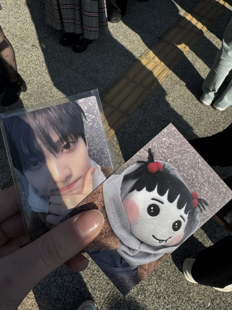 kaixxh's tweet photo. 뿔버스 뽑고 리캡 대기줄 왔따 https://t.co/djJSxkCjdH