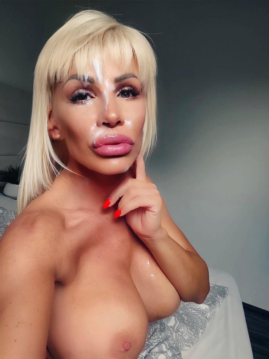 TiffanyRoussoxx's tweet photo. Watch the video about this on Onlyfans💦💦 Please retweet🥰 Check my Onlyfans🤩
#milf #tiffanyrousso #feet #luxurymilf #onlyfans #Tiffany #Pornstar #stepmom #blonde https://t.co/6J8QgHfXB4