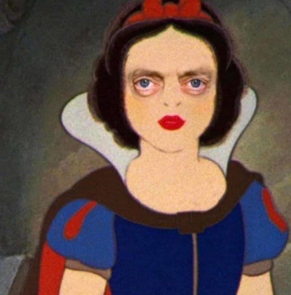 لـورا نایت tweet media