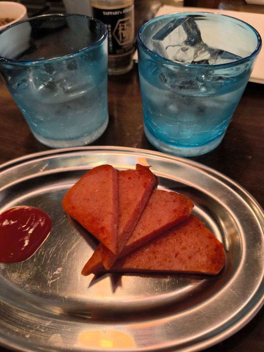 cyanya's tweet photo. やっぱりステーキ沼津店で　おやつステーキからの1000べろセット!
残波２杯とポーク!! https://t.co/rlVhpy6Uhx