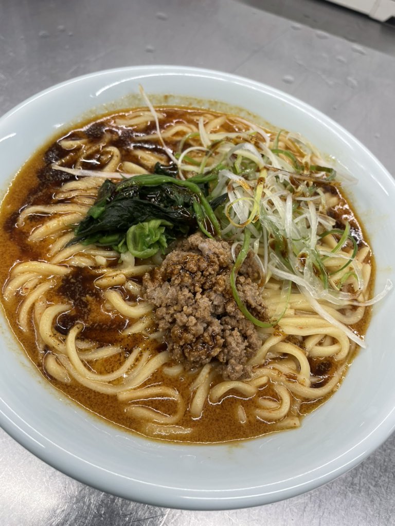eakobaraya's tweet photo. #本日の一杯目

辛いラーメンが美味しい時期が!!!

…終わりはしないですね🔥

今月までの限定「四川シビレみそ」もオススメです‼️
 #家系ラーメン #函館ランチ https://t.co/Ep3FEoaddT