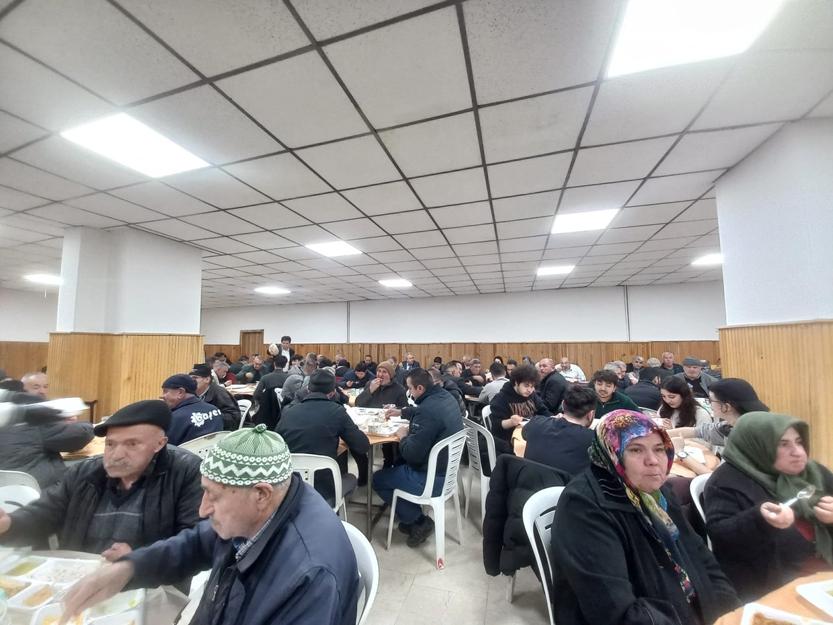 Senirkent Belediyesi tarafından düzenlenen iftar programımıza katılarak bizleri onurlandıran Senirkent Kaymakamımız Sn.Seda GÜR'e MHP İl ve İlçe teşkilatlarımıza,Belediye başkanlarımıza,STK temsilcilerine,Meclis üyelerimize, Muhtarlarımıza ve tüm hemşehrilerimize teşekkür ederiz.