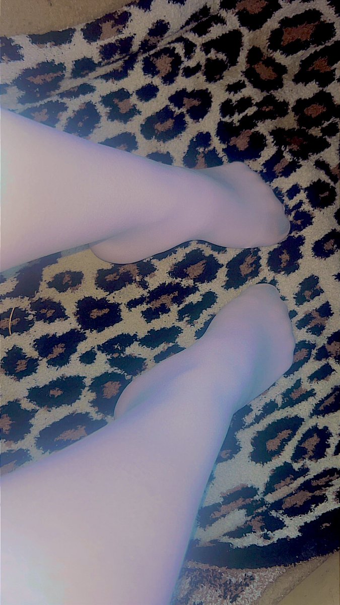bratty_subz's tweet photo. I just want to be put to use🥺 https://t.co/P9Jcgxoe0q
