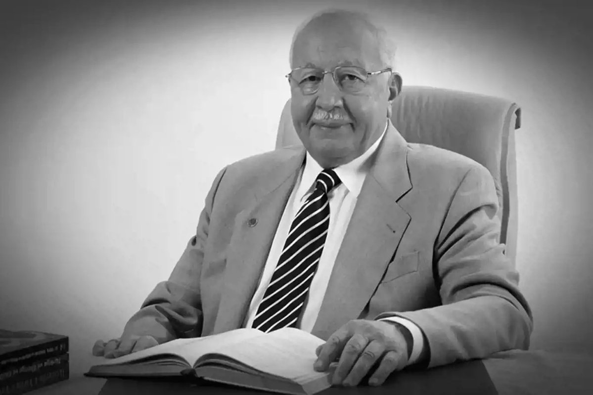 "Aslında tüm mücadele, şerefli bir ölüm içindir."
 (Prof. Dr. Necmettin Erbakan)