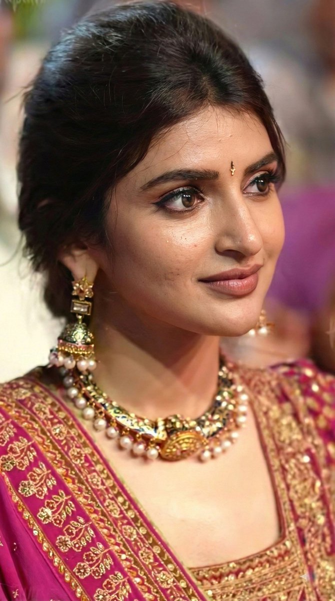 SreeleelaHQ's tweet photo. | Sreeleela | Krithi Shetty  | Bhagyashrii Borse | Shreya Vishakanth | 

Face cards ruling the TL. Zero arguments.

#Sreeleela #KrithiShetty #BhagyaShriiBorse #ShreyaVishakanth https://t.co/A48b17YU2W