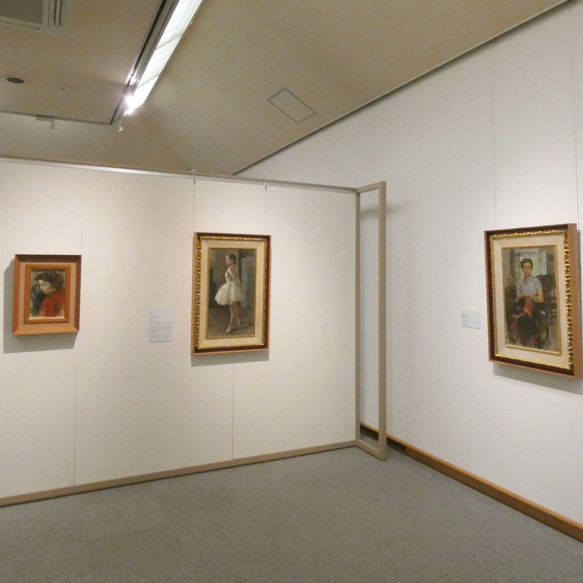 日本髪の娘展 作品解説👀⑫ 小磯良平《踊り子》1940年頃、当館蔵 小磯