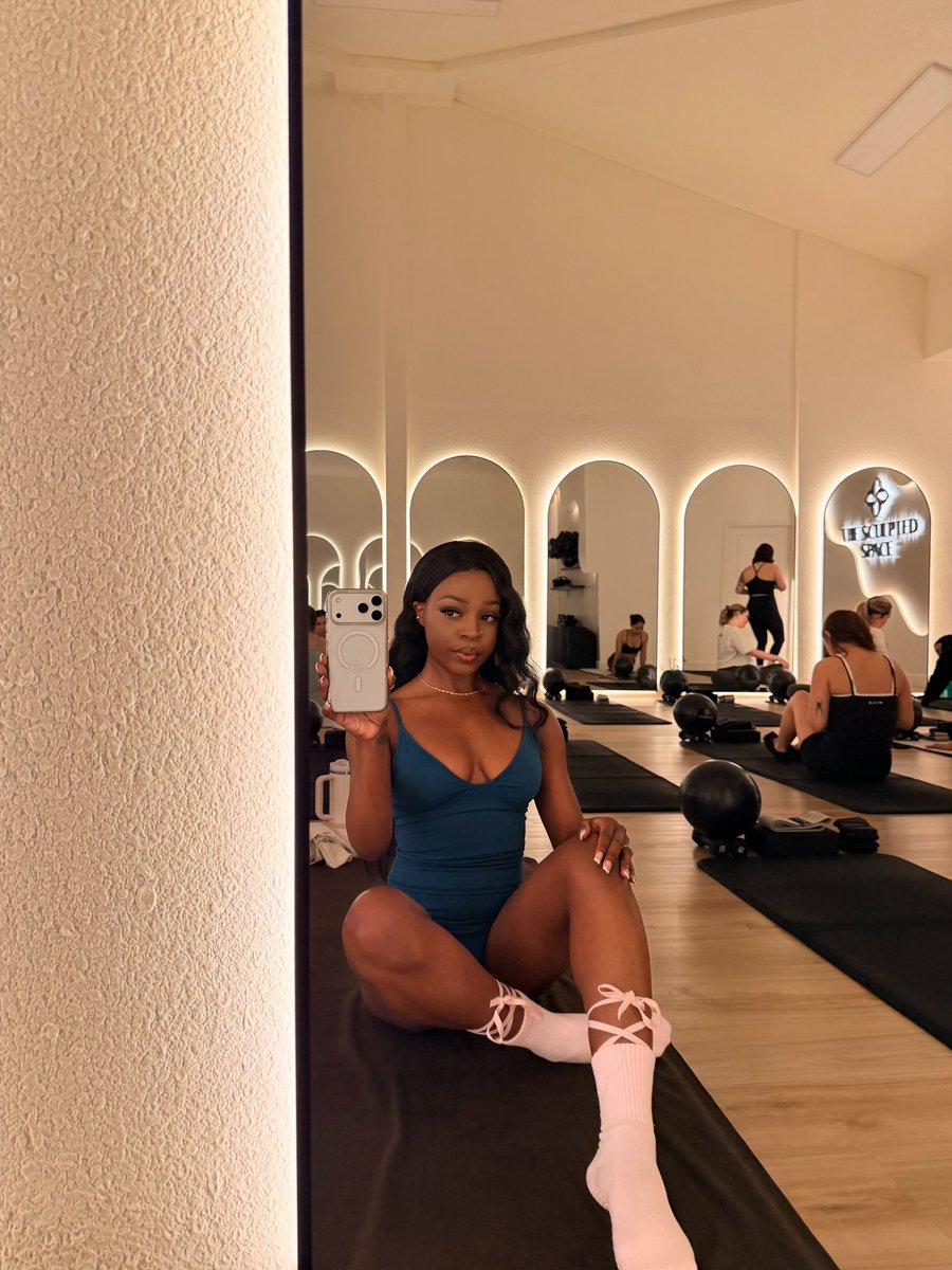 Tricydime's tweet photo. Your fav pilates Princess 👑 https://t.co/frJGiaWKaa