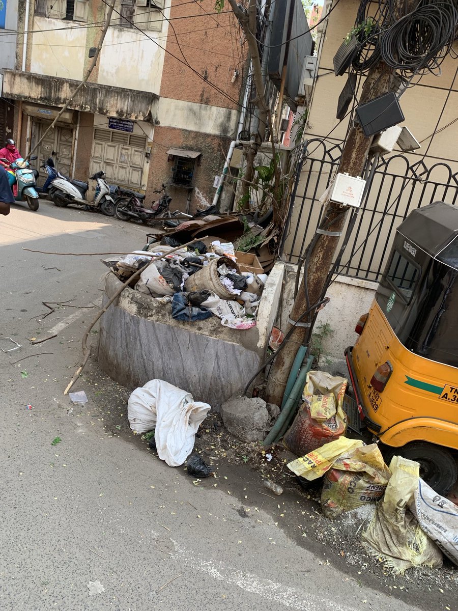 AfrozeAv's tweet photo. CHENNAI Periamet Kattur Sadayppan Street Eigmore 58 division, near ⁦@chennaicorp⁩ office, smart city garden 🪴 👌 ⁦⁩ ⁦@mkstalin⁩ ⁦@Udhaystalin⁩ ⁦@DMKITwing⁩ ⁦@PriyarajanDMK⁩ ⁦@polimernews⁩ https://t.co/7qayjv2owg