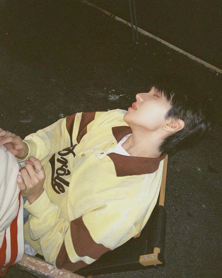 Base umum bisa follow @cornerfess tweet media