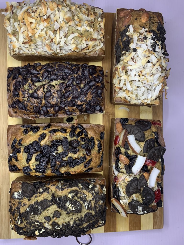 AdaTreats's tweet photo. Proof that overripe bananas still have purpose 😂🍞

Ada Treat banana bread—baked with love and good intentions 🤍
Frame 1- Medium sizes banana bread 5k
Frame2- Medium size orange banana bread 5500
Frame 3- Big sizes 10k each
Frame 4- Mini sizes, price starts from 1700-2500 https://t.co/YPdaT8LnUH