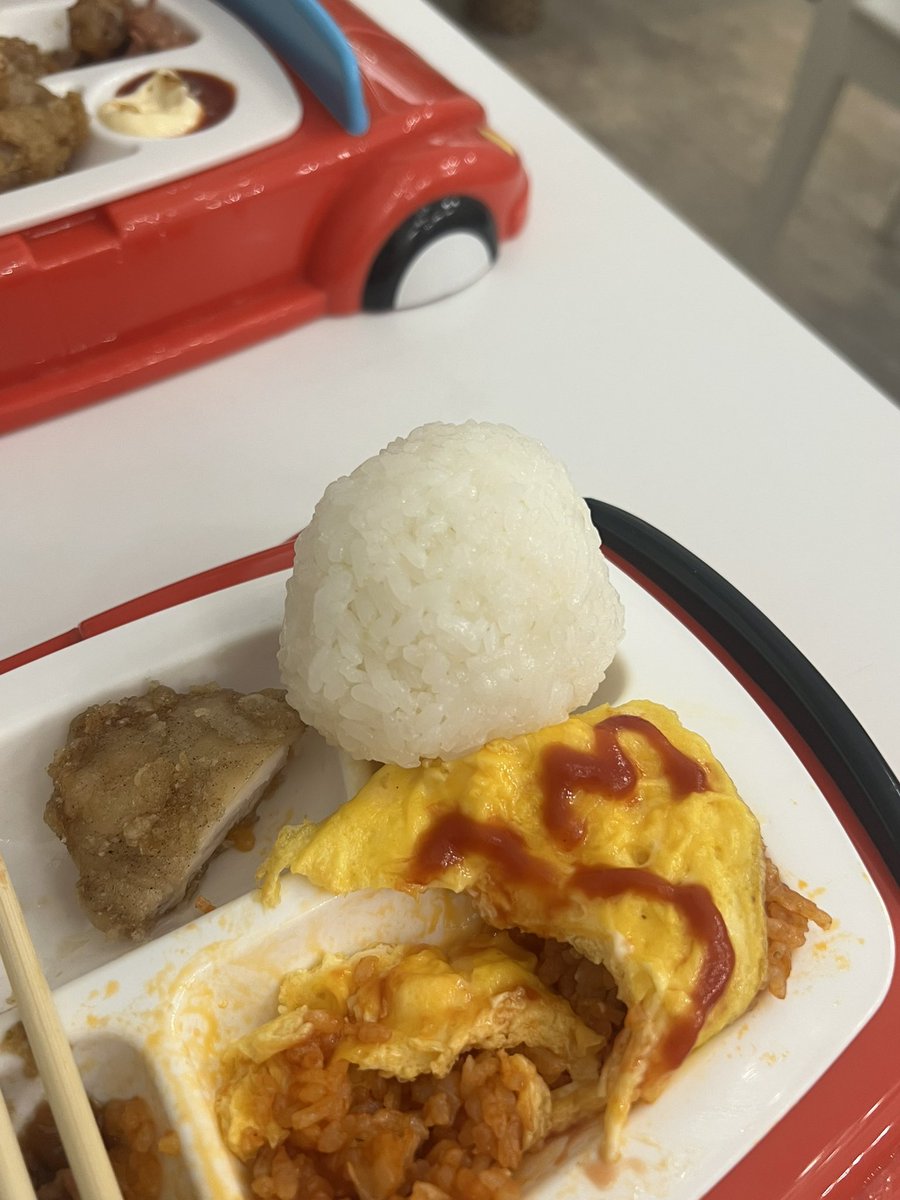 さきと大人のお子様ランチ食べにきた🚗³₃ 美味しかった～！オムライス