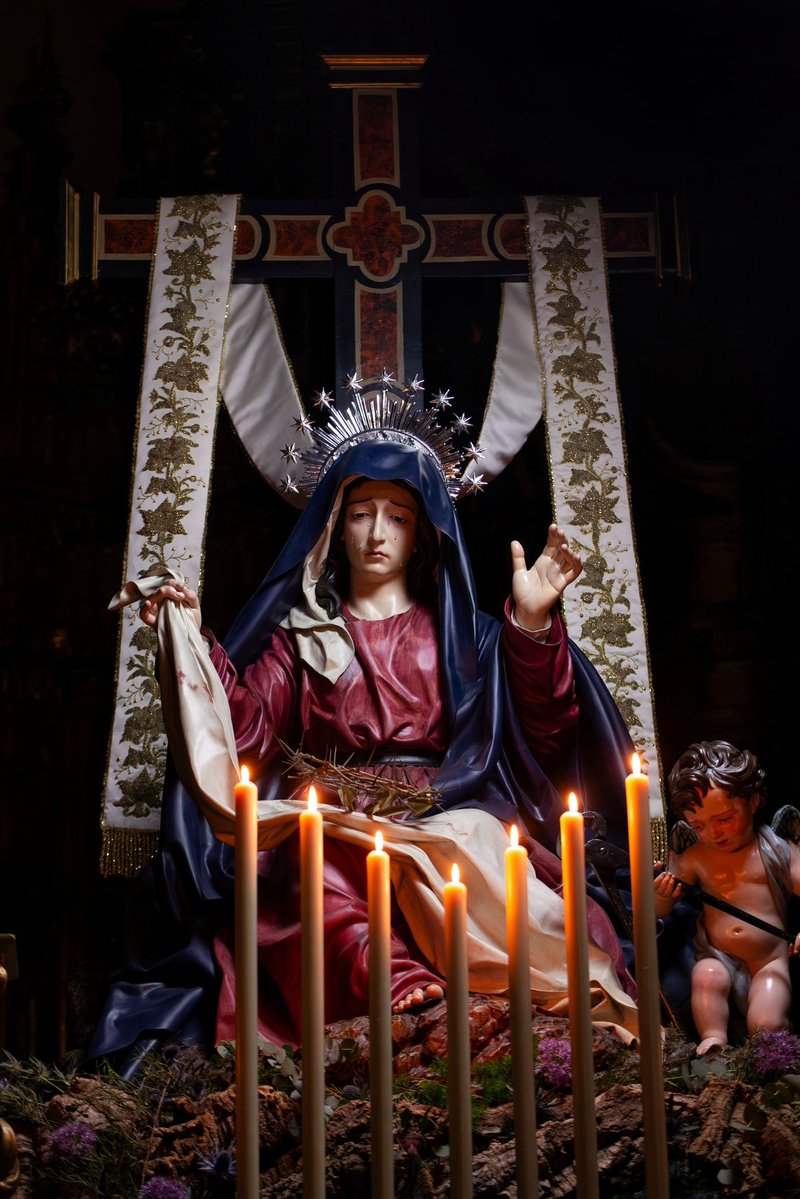 #PRIOSTIA | De esta manera se dispone la Soledad de Ntra. Sra. para el viacrucis oficial de <a href="/Fedcofrgr/">Federación de Cofradías de Granada</a> que tendrá lugar en la tarde de hoy.

Se nos presenta con una recreación histórica de su disposición en los años 40. 🧵 ⤵️