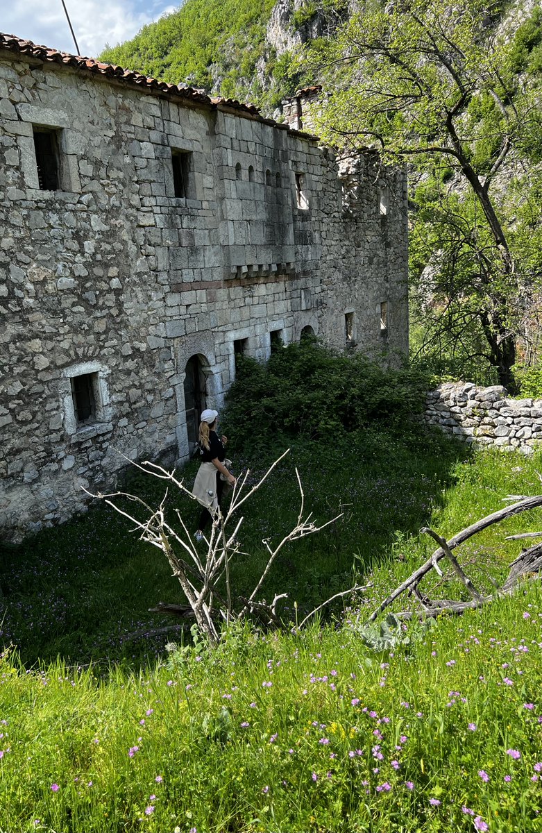 MatildaSaliu's tweet photo. Morning with a tower view!
#albania #kukes #towers #history https://t.co/pZSsx75fXY