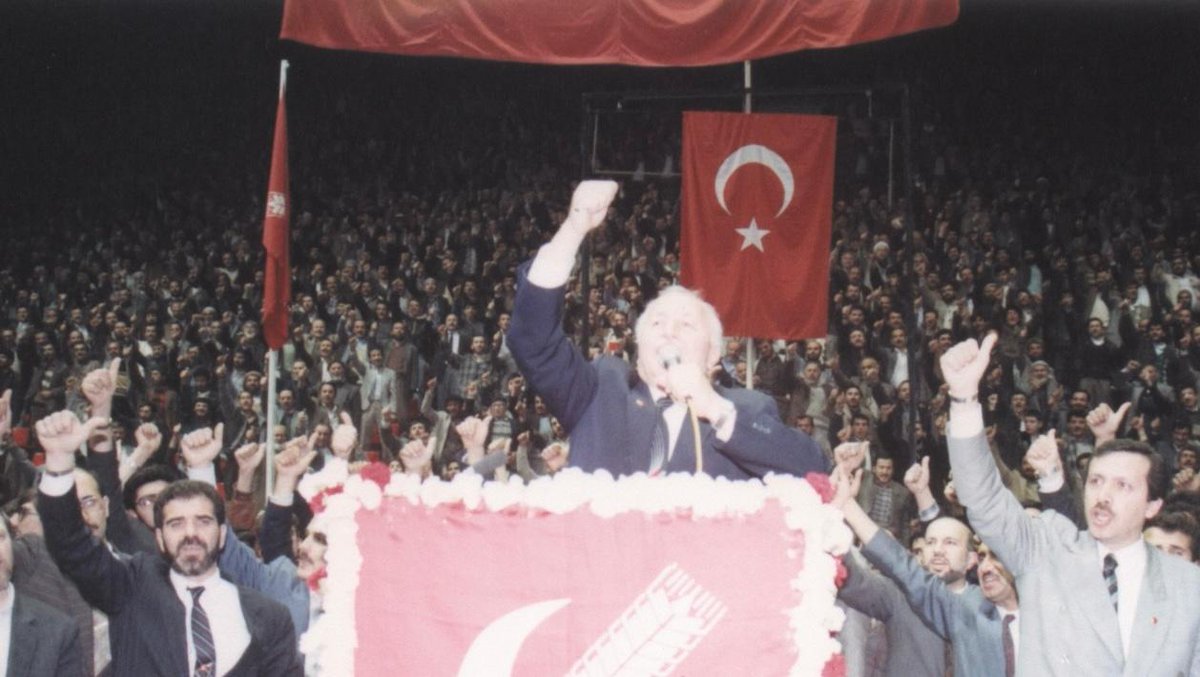 soyluali_'s tweet photo. Yunus öldü deyu sela verirler,
Ölen beden imiş; âşıklar ölmez. https://t.co/BUrnvUpJVA