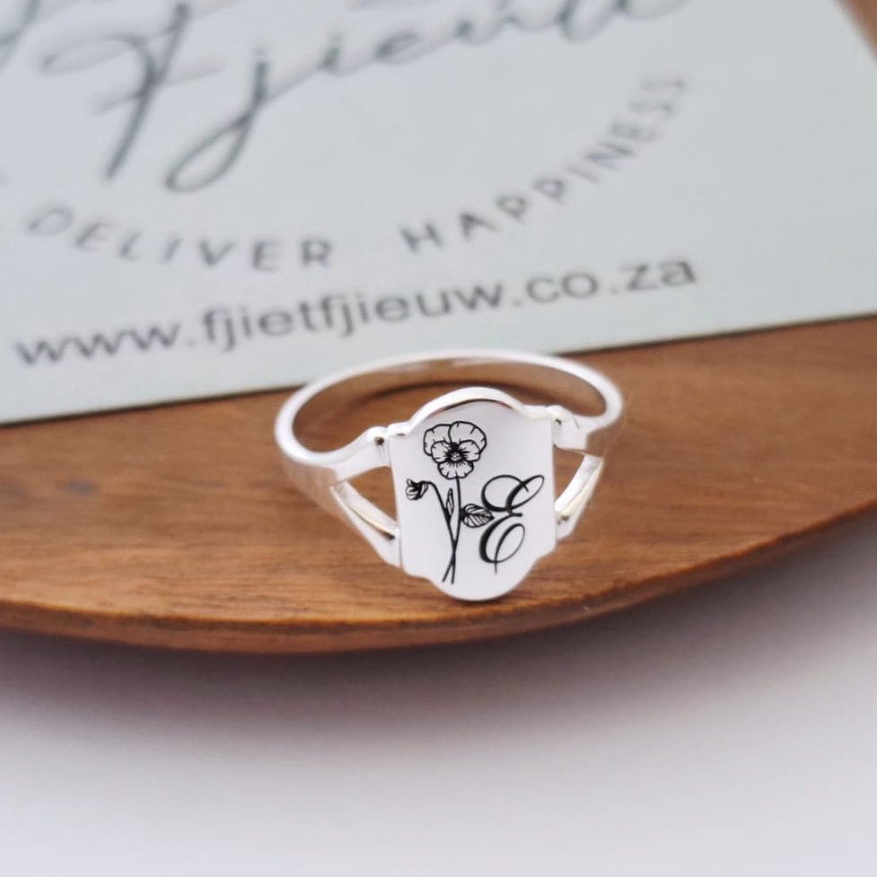 FFjieuw's tweet image. Sterling Silver Signet Ring! 

Follow the link to order:
fjietfjieuw.co.za/product/sterli…

#sterlingsilver #personlised #signetring #fjietfjieuw #wedeliverhappiness