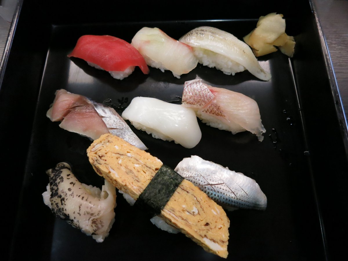 ktc0821's tweet photo. 福島県の旅行を終えた筋肉添乗員から写真が届きました。

#いわき
#雷鮨
#ランチ
#福島 https://t.co/Mn8jwTzvAj