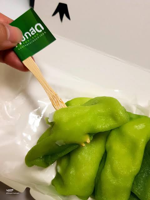 panglukung's tweet photo. ทองม้วนสดที่อยากให้แมส อร่อยจริงหยุดกินไม่ได้ https://t.co/JLuLVr6zDK