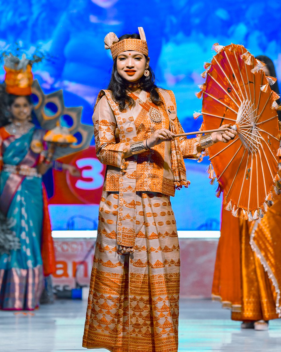 Her confidence added a whole new dimension to the outfit.
For more info, follow us on:
Facebook: facebook.com/kiitnanhipari/#
Instagram: instagram.com/kiit_nanhi_par…
#KIITNanhiPariSilverJubilee #KIITNanhipari25Years #SilverJubilee #Nanhipari25Years #SilverJubileeCelebration