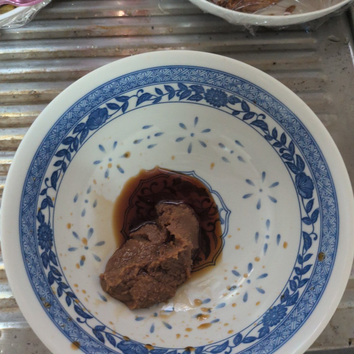 raihetare's tweet photo. で、醤油をかけると https://t.co/kgc2jbjMew
