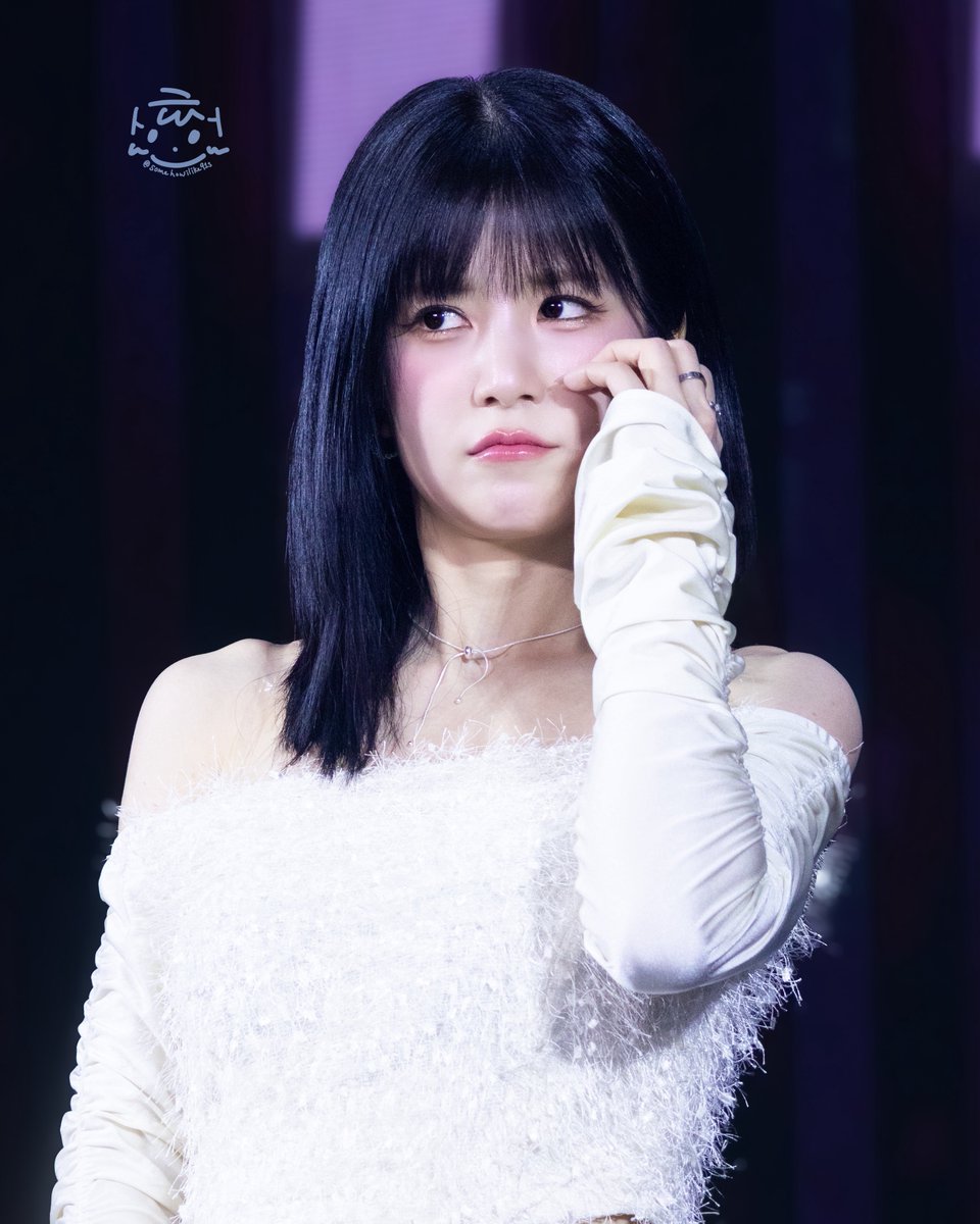 somehowilike91s's tweet photo. 260221 에이핑크 첫콘 초롱

하트하트🤍

#에이핑크 #apink
#chorong #박초롱 #朴初瓏 https://t.co/0KDZ8U57tb