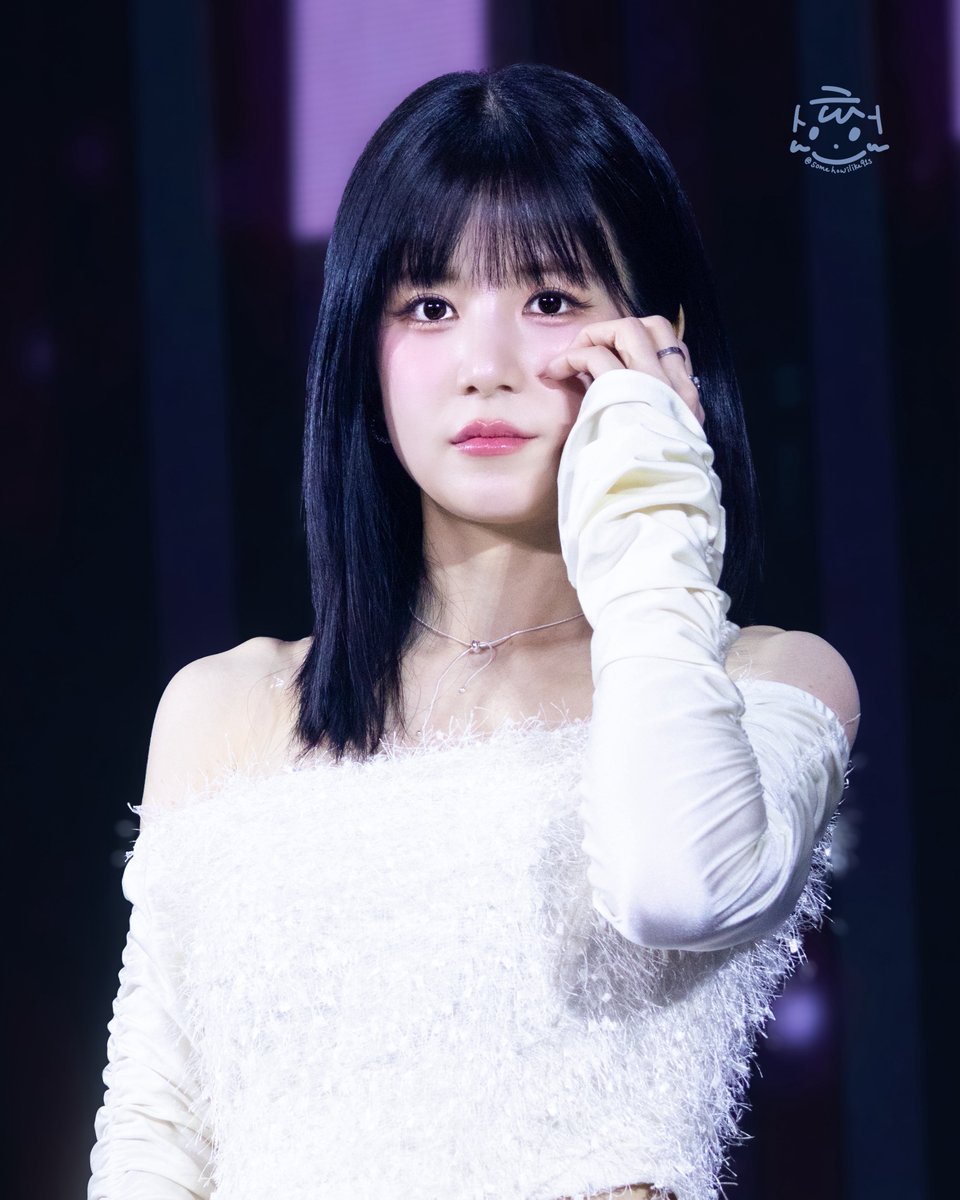 somehowilike91s's tweet photo. 260221 에이핑크 첫콘 초롱

하트하트🤍

#에이핑크 #apink
#chorong #박초롱 #朴初瓏 https://t.co/0KDZ8U57tb
