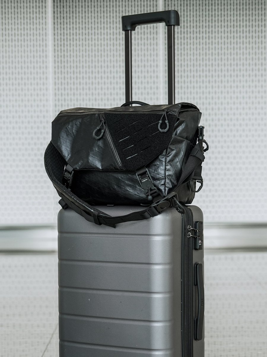 tacticalgeekedc's tweet photo. ⚙️ TacticalGeek Cache L7 Messenger Bag — Travel-Friendly Design
Rear luggage strap fits securely over rolling suitcases.
👉 Learn more on Kickstarter
https://t.co/3JOy3b4ZmR
#tacticalgeek #edc #edcgear #everydaycarry #edcbag #messengerbag #urbanedc #carrygear #tacticalstyle https://t.co/zZItcd4mjl