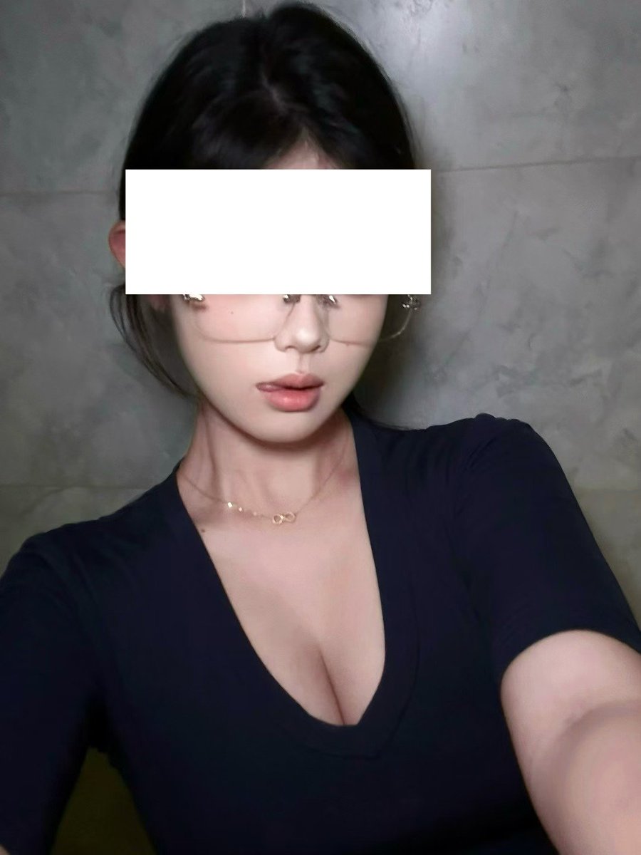 xsacst's tweet photo. 解锁新皮肤：戴眼镜的坏老师🤓 https://t.co/YQXUGjnWE3