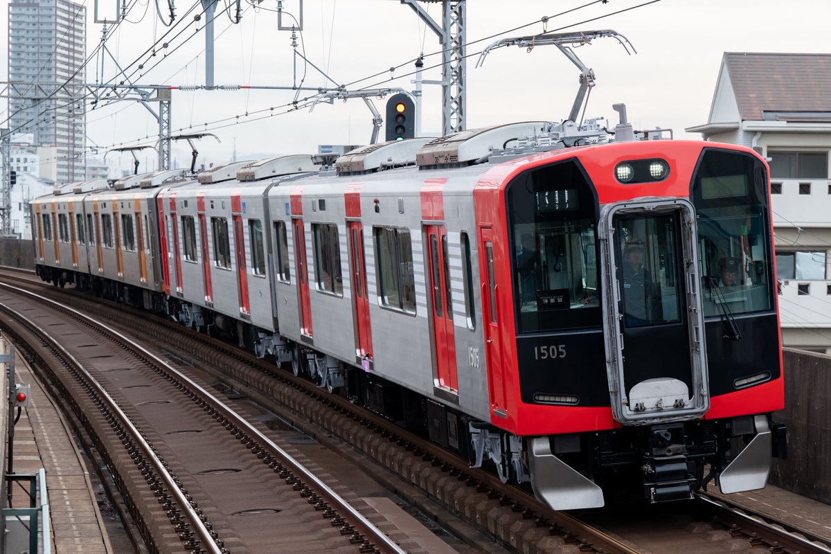 HS_8231's tweet photo. 2/27 1605F 出場試運転
伴走車:1607F

1202Fが出場してから半年、2両編成にもRe Vermilion塗装が登場 https://t.co/KoXUmJnafC