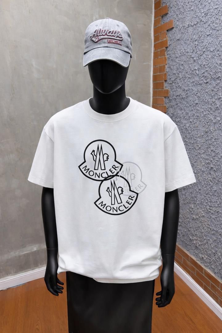 Mimi08837's tweet photo. PREMIUM QUALITY BRANDED TEE NOW AVAILABLE IN STORE 🏬 PRICE:20,000_*
_ https://t.co/1zW8bsseSX