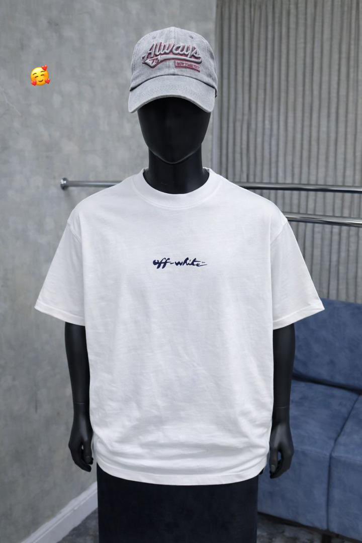 Mimi08837's tweet photo. PREMIUM QUALITY BRANDED TEE NOW AVAILABLE IN STORE 🏬 PRICE:20,000_*
_ https://t.co/1zW8bsseSX