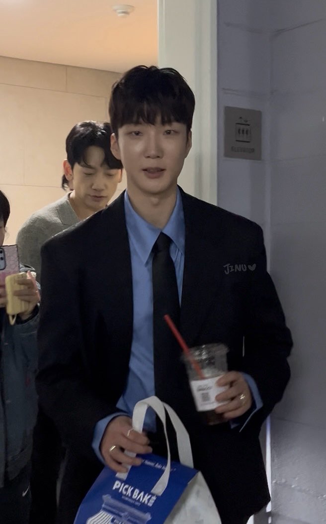 너무쟐생긴꼬마신사님 ~ 👔🤍 #이승훈